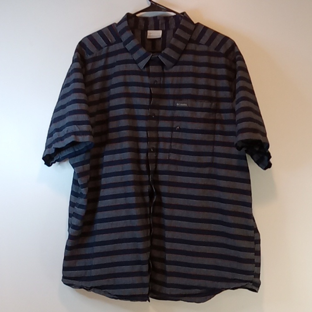 Columbia Short Sleeve Collared Button Up Shirt Men's Size XXL Blue EUC NICE
